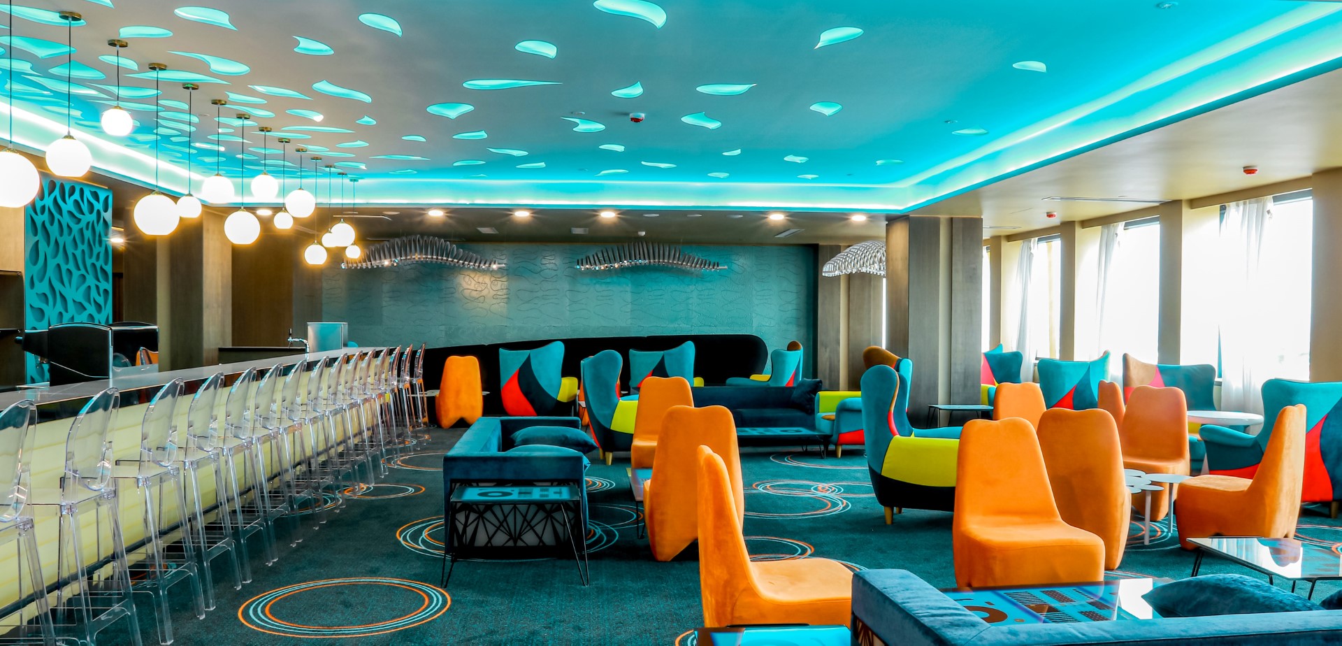 BAR-etage (Grand) Blue and orange bar